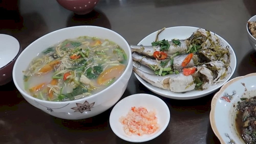 Cá úc nấu canh chua 